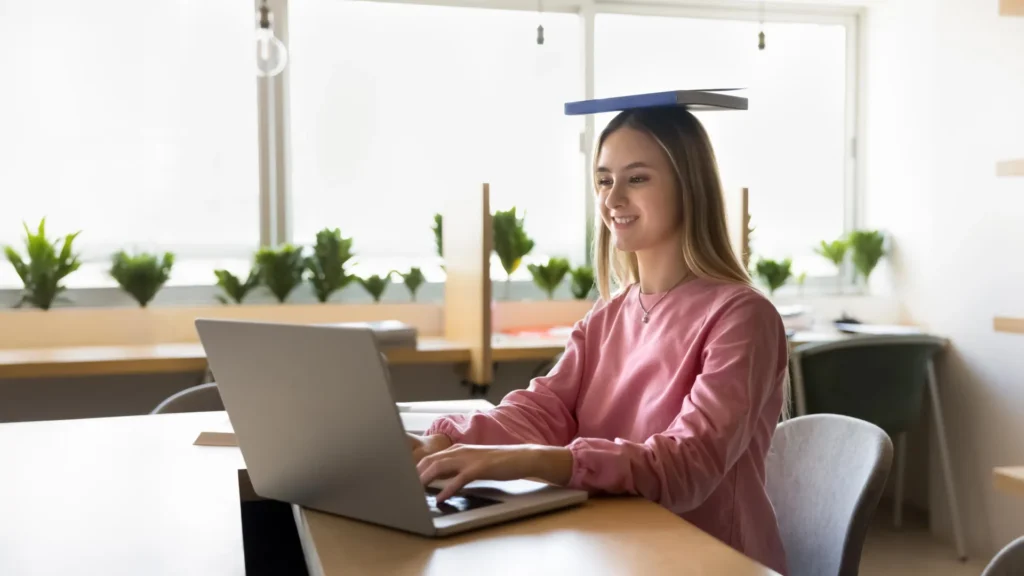 Sitting up straight may improve your mood and decision-making Sitting up straight may improve your mood and decision-making