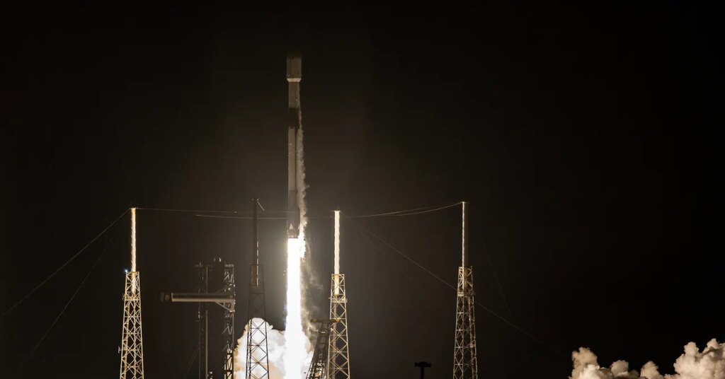 SpaceX’s Falcon 9 Rocket Is About to Crash Into the Moon—and It Could Be Visible From Earth SpaceX’s Falcon 9 Rocket Is About to Crash Into the Moon—and It Could Be Visible From Earth