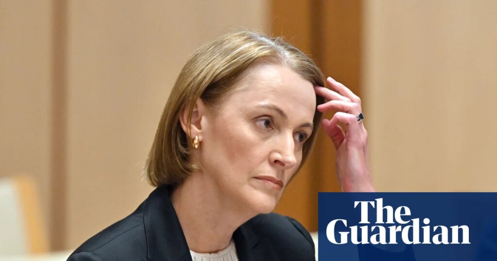 Telstra CEO gets 0,000 pay rise to .8m despite Australia-wide outage | Telstra Telstra CEO gets 0,000 pay rise to .8m despite Australia-wide outage | Telstra