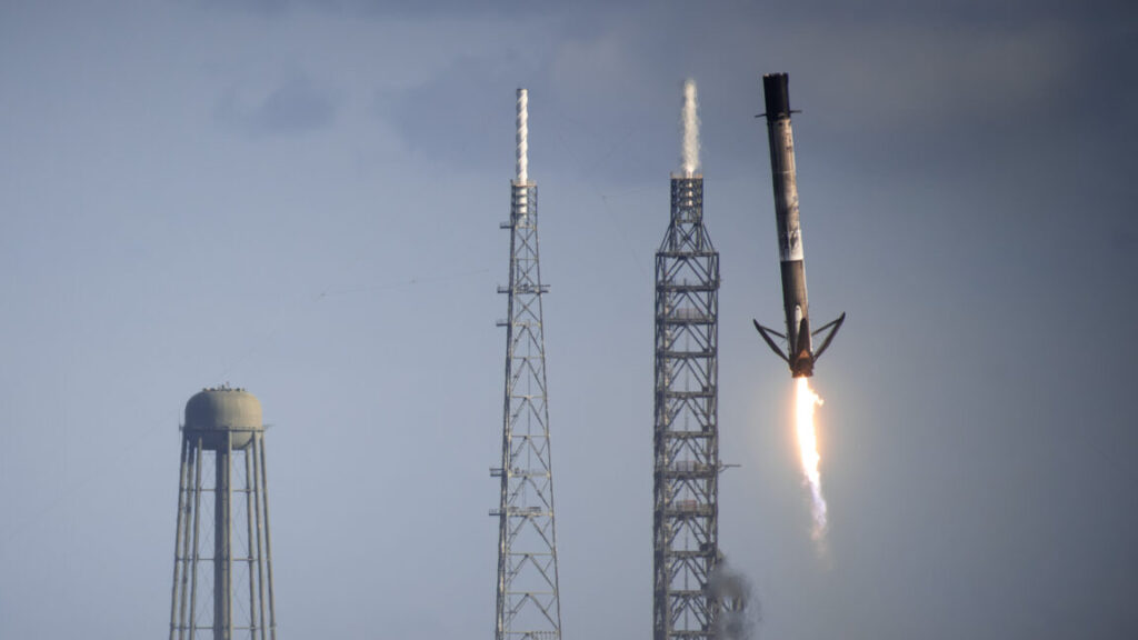 Trump’s space transportation policy calls for new spaceport on federal land Trump’s space transportation policy calls for new spaceport on federal land