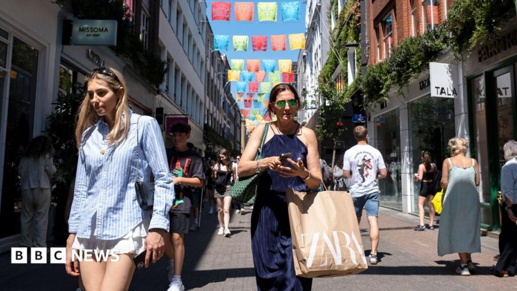 UK economy grows but experts warn of challenging months ahead UK economy grows but experts warn of challenging months ahead
