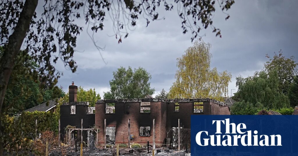 UK to warn citizens to stock up on food amid threat from climate crisis and hostile states | Defence policy