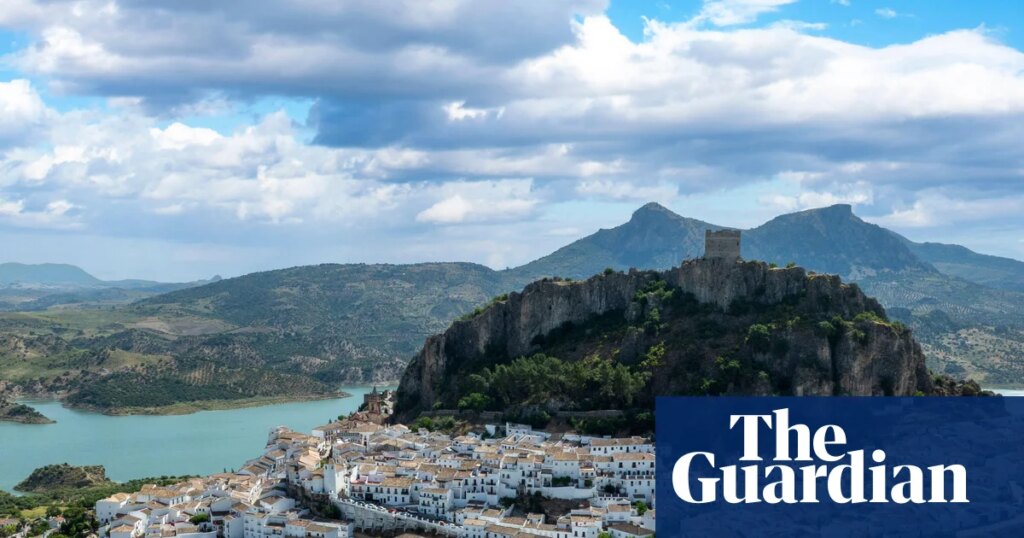 A walking tour of Andalucía’s historic white villages: ‘Nightingales serenade us as we wind along lush river valleys’ | Andalucia holidays A walking tour of Andalucía’s historic white villages: ‘Nightingales serenade us as we wind along lush river valleys’ | Andalucia holidays