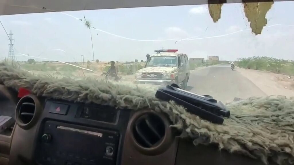 Cameraman catches the moment Yemeni government forces are ambushed | Conflict