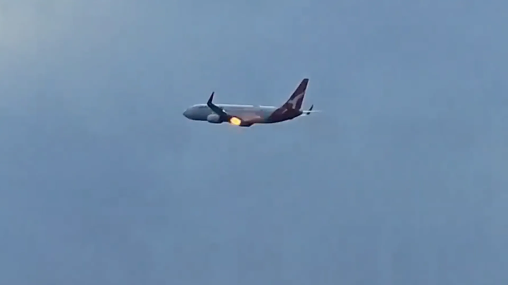 Flames burst from Qantas plane engine after New Zealand takeoff | Aviation News
