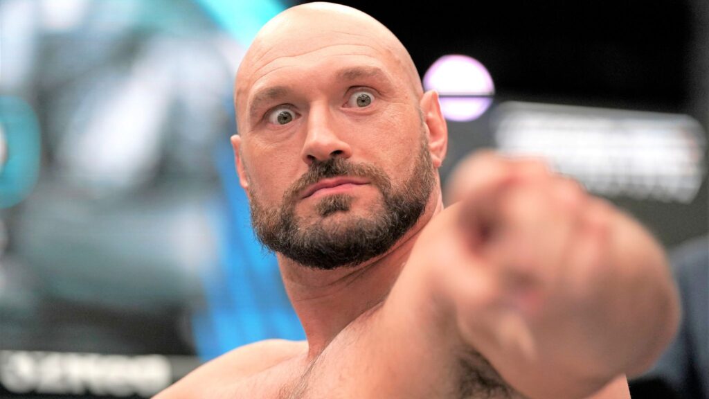 Fury accuses Anthony Joshua of avoiding fight