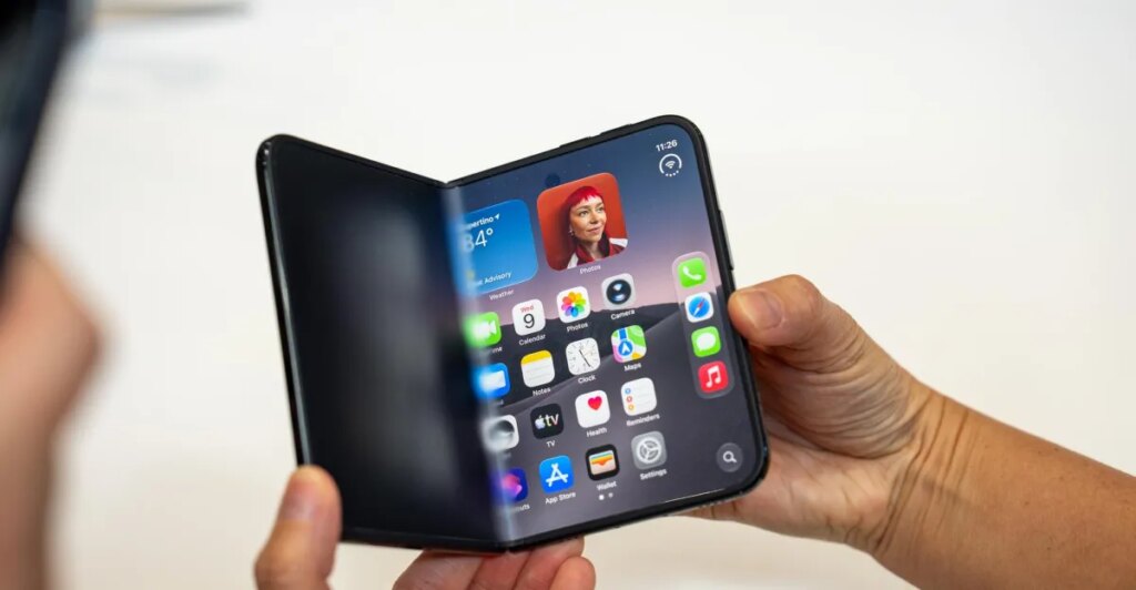 Hands-on with the foldable iPhone Duo
