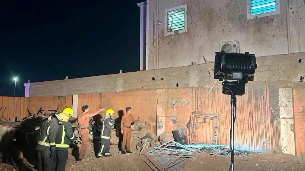 Houthi projectile wounds two, damages mosque in Jazan region, Saudi says | Conflict News Houthi projectile wounds two, damages mosque in Jazan region, Saudi says | Conflict News