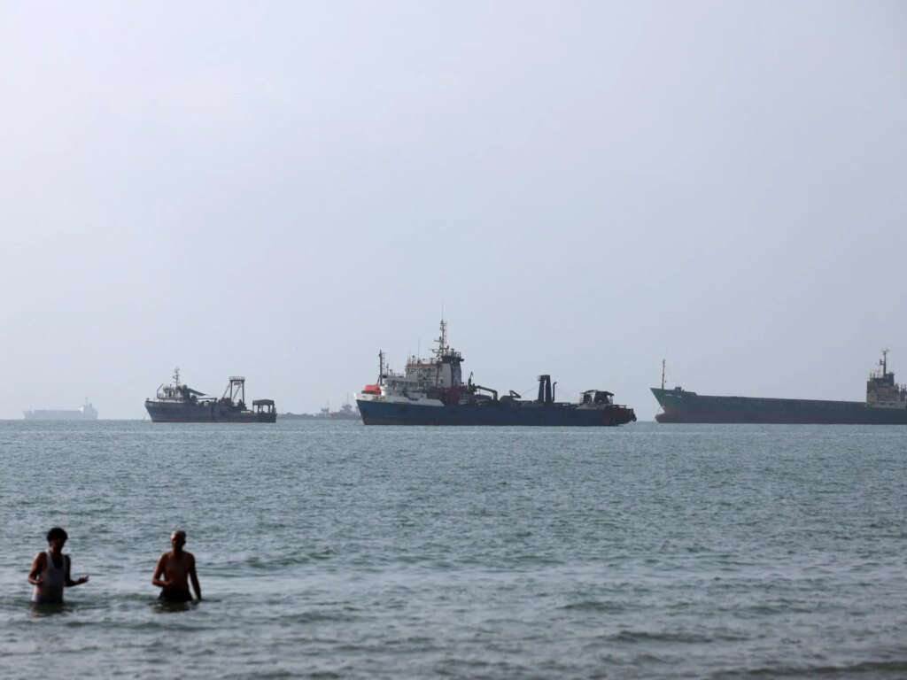 Iran war live: Oman says Hormuz talks with Iran, Gulf states postponed | Donald Trump News Iran war live: Oman says Hormuz talks with Iran, Gulf states postponed | Donald Trump News