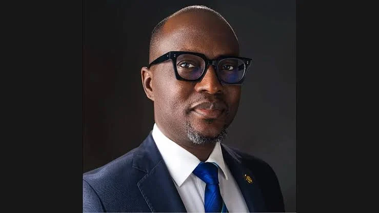 LAWMA arrests Lagos resident for dumping refuse in drainage LAWMA arrests Lagos resident for dumping refuse in drainage