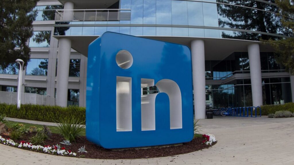 LinkedIn beats “BrowserGate” lawsuits over scanning users’ Chrome extensions