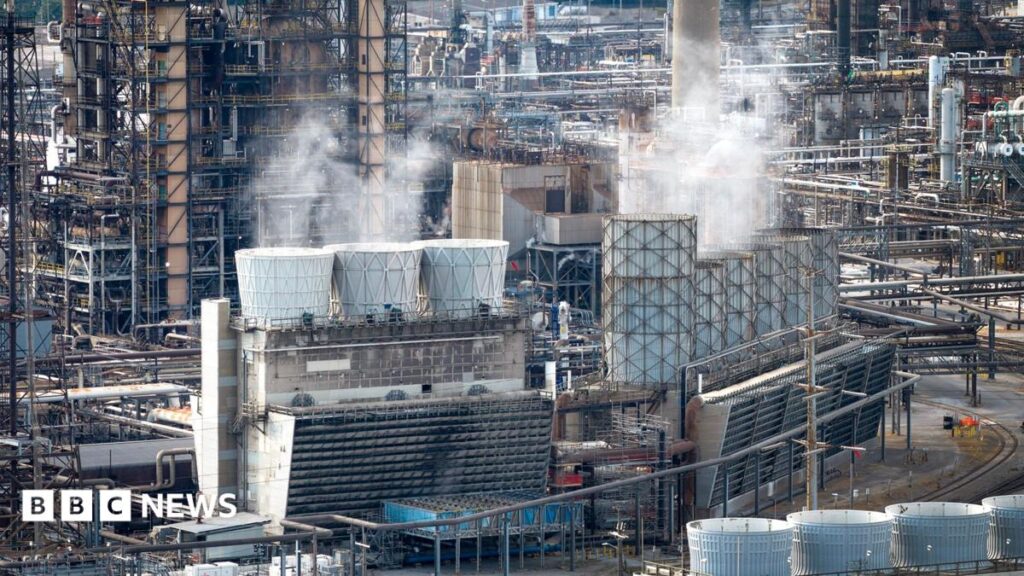 Oil hits 0 a barrel for first time since July after US and Houthi strikes