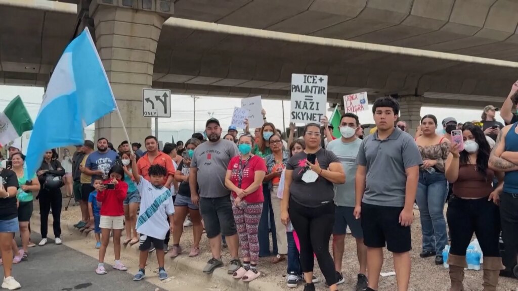Protests in Texas after ICE agent shoots Venezuelan man | Newsfeed