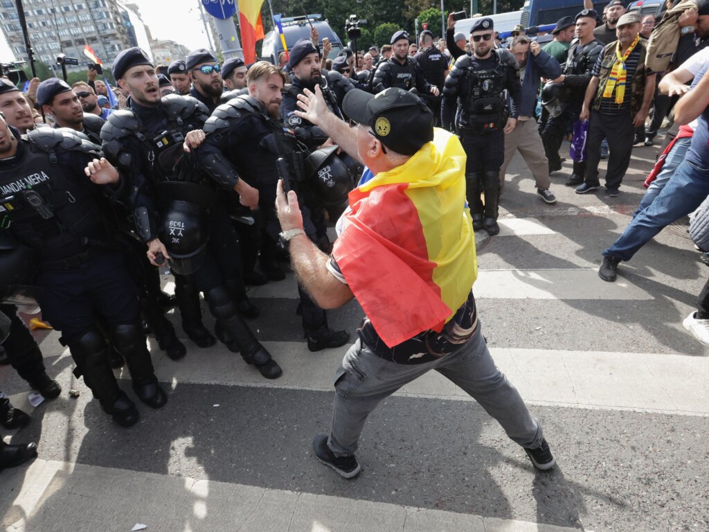 Romanian shepards and farmers clash with police | News Romanian shepards and farmers clash with police | News