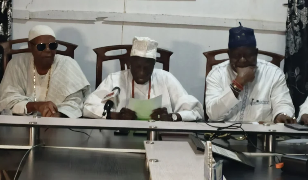 Ruling house leaders seek N1bn damages, injunction against 12 family members Ruling house leaders seek N1bn damages, injunction against 12 family members