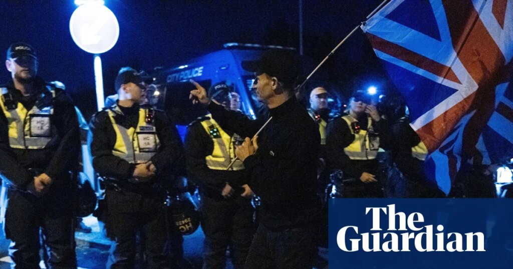 Six arrested after anti-migrant protest at Gosport marina | Police