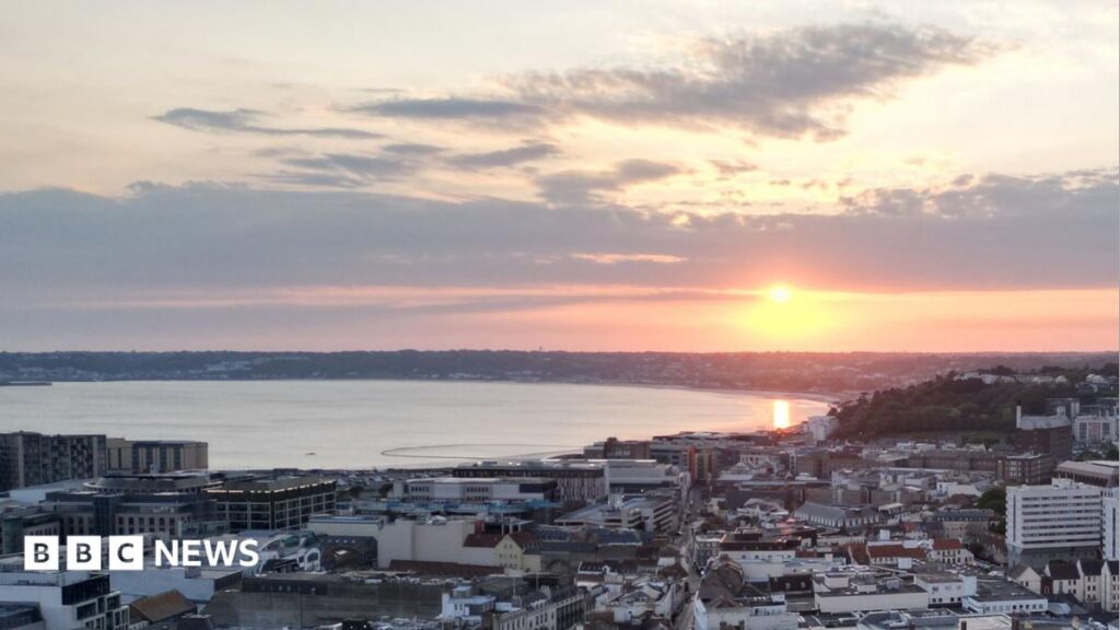 St Aubin residents to meet officials over dredging concerns