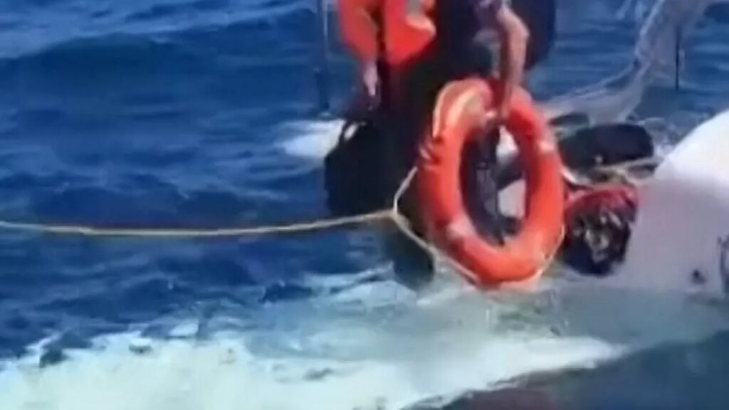 Two rescued after plane makes emergency landing in Black Sea | Aviation Two rescued after plane makes emergency landing in Black Sea | Aviation
