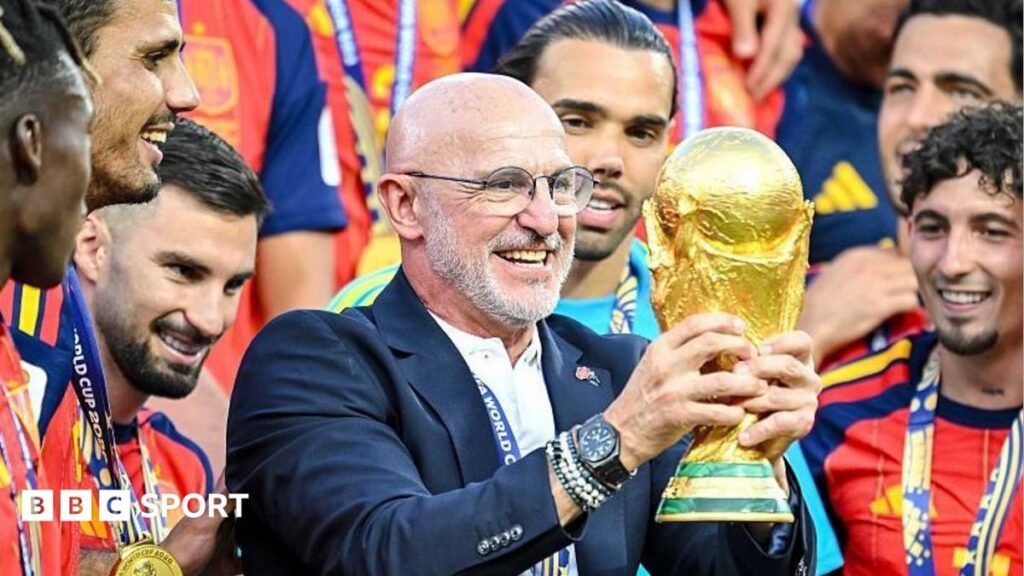World Cup-winning coach Luis de la Fuente extends Spain contract to 2032 World Cup-winning coach Luis de la Fuente extends Spain contract to 2032